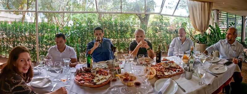 Giuliana Ansiliero (restaurante Dom Francisco) e os sommeliers Eugenio Cue (Del Maipo), Francisco Chaves (Porto a Porto), Leonildo Santana (Dom Francisco Asbac), Flávio (restaurante Bloco C e Lago) e Joaldo Lima (Dom Francisco 402 Sul)